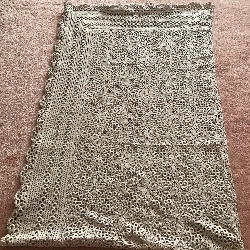 Hand made crochet table cloth/ or maybe a twin size bed not sure ( maybe used 1